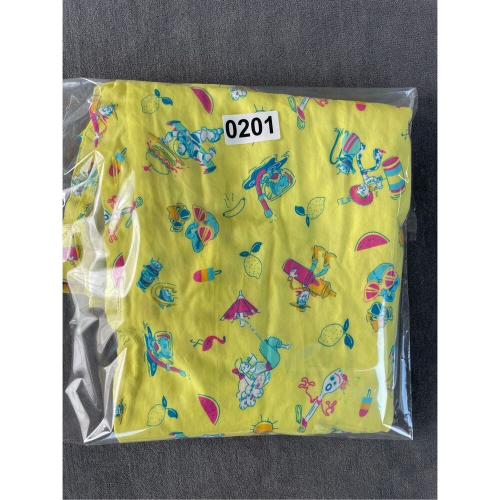 Disney Toy Story Button Down Shirt | Women’s XL | Yellow Buzz Woody Summer Print - Picture 8 of 8